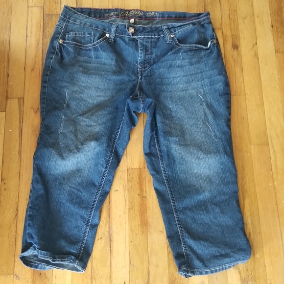 Clothes - Picture 7 of 8